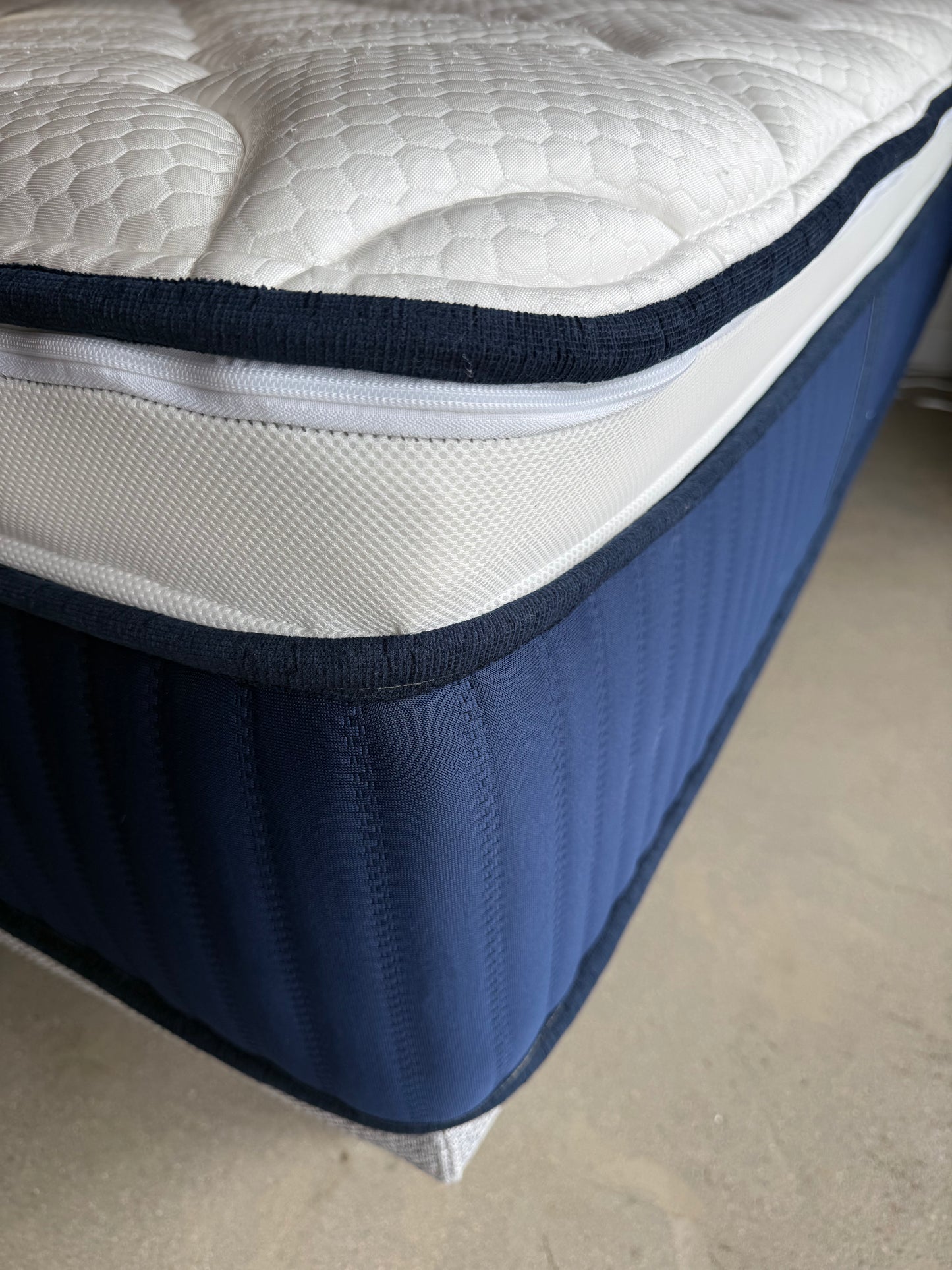 Basil Luxe Hybrid Mattress